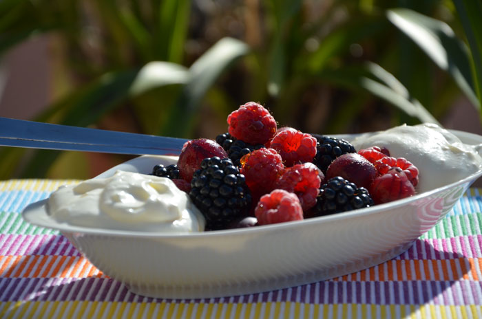 Fruits-rouges-au-sirop-de-basilic-et-crème-fouettée-citronnée-2_0068