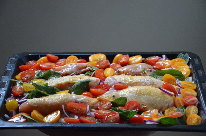 Filets-de-poulet-farcis-sauge-et-tomate-crus_0003