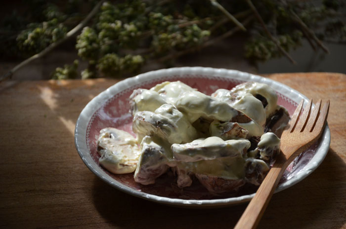 Champignons-crus-sauce-au-fromage-blanc-de-brebis-et-à-la-moutarde-forte-de-dijon_0274