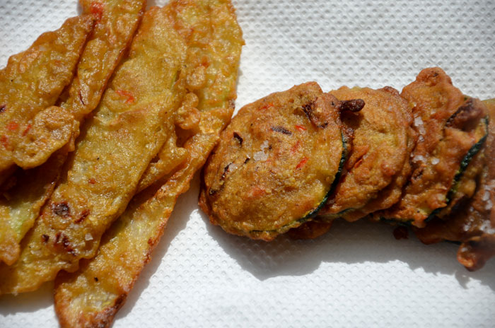 Beignets-de-papaye-verte-et-courgette-à-la-farine-de-pois-chiches-épicée_0161