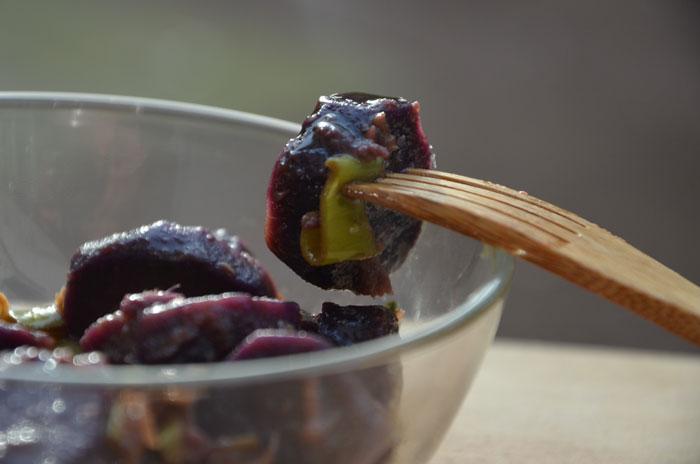 Salade-de-pommes-de-terres-Vitelottes-marinées-au-balsamique-vieux-et-au-gingembre-3_0129