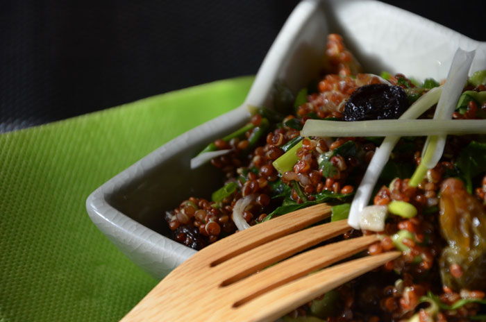 Salade-quinoa-rouge,-avocat-et-herbes_0089