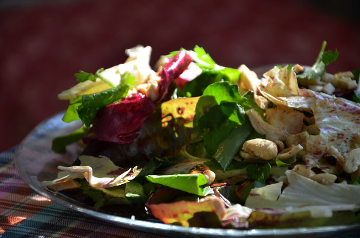 Panaché-de-salades-aux-herbes-fraiches-et-noix-de-cajou-grillées-2_0072