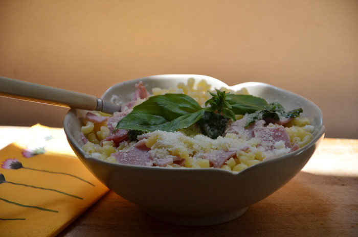 Jambon-coquillettes-au-beurre-de-basilic-et-pécorino-romano-3_0077