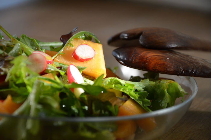 Salade-mesclun,-melon-et-radis-2_0095