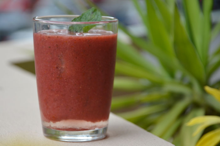 Smoothie-fraise-et-tomate-cerise-à-la-menthe_0025